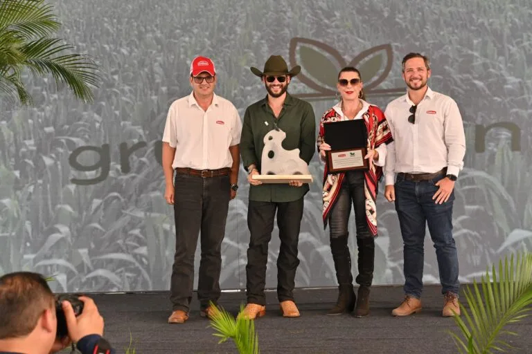 El Grupo Mónica festejó sus 30 años de vida aportando al desarrollo agrícola del país
