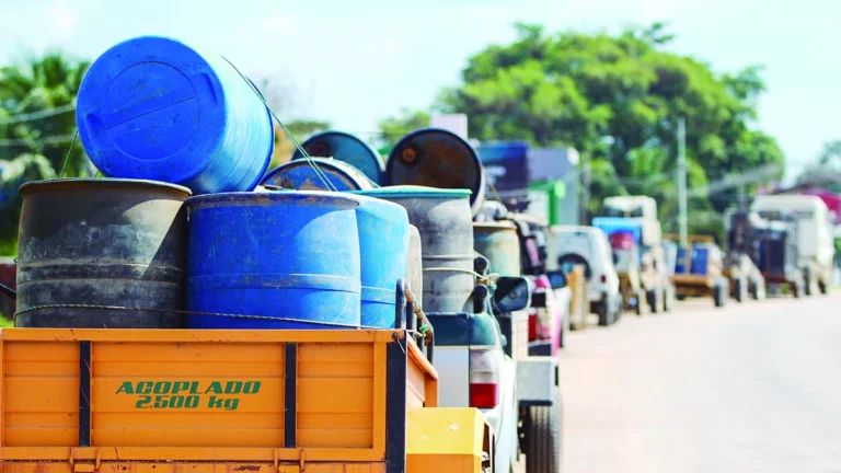 Gobierno acelera entrega de diésel para recuperar retrasos en siembra