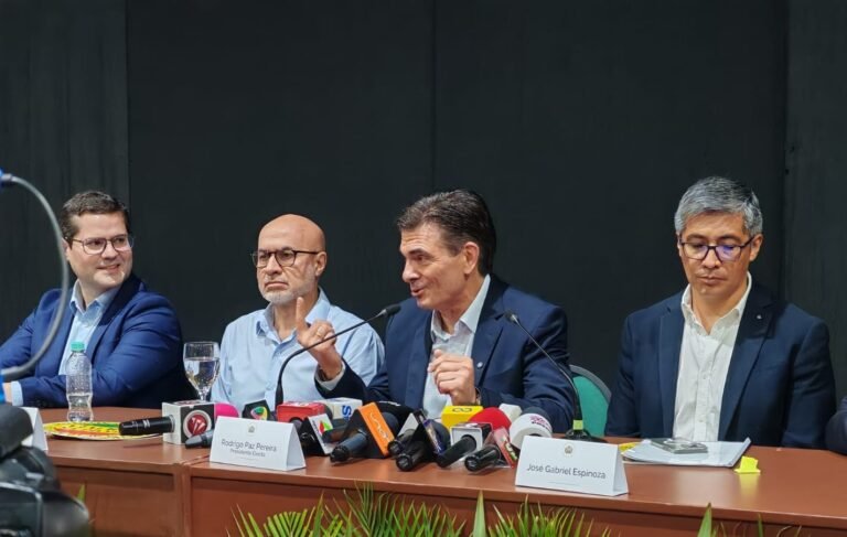 Paz anuncia un nuevo pacto económico con el empresariado boliviano