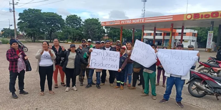 Cañeros denuncian que llevan dos semanas sin diésel y amenazan con bloquear YPFB
