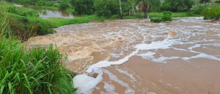 Colapsa dique en San Pedro y anega 3.000 hectáreas de soya; productores apuntan a avasalladores