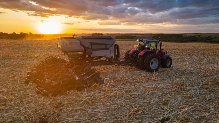 Los productores priorizan la IA y la automatización en la maquinaria para 2025