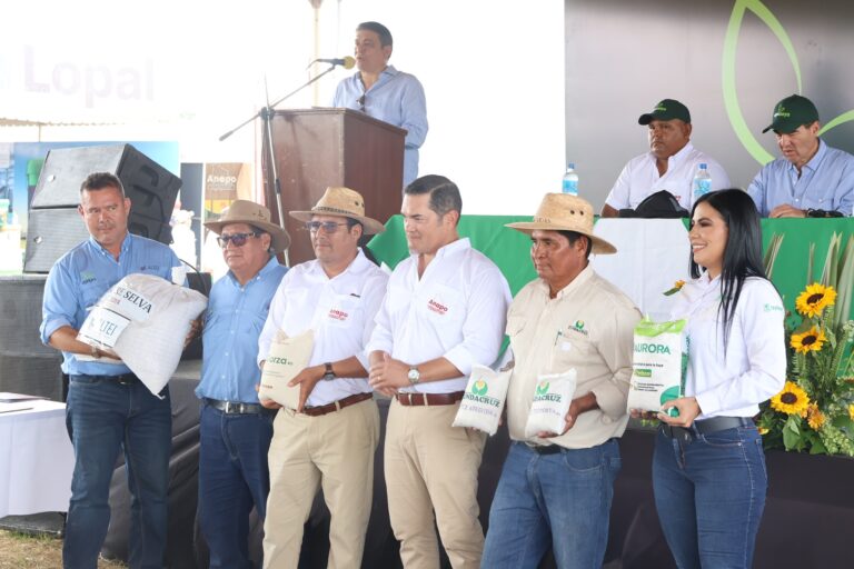 Exposoya 2026: Empresas de investigación presentaron cuatro nuevas variedades de soya